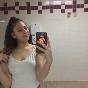 Meet your Posher, Nija